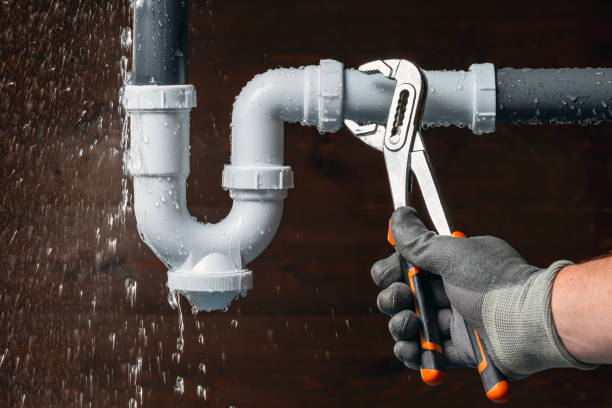 Professional Drain Cleaning technician working in Tipton, CA